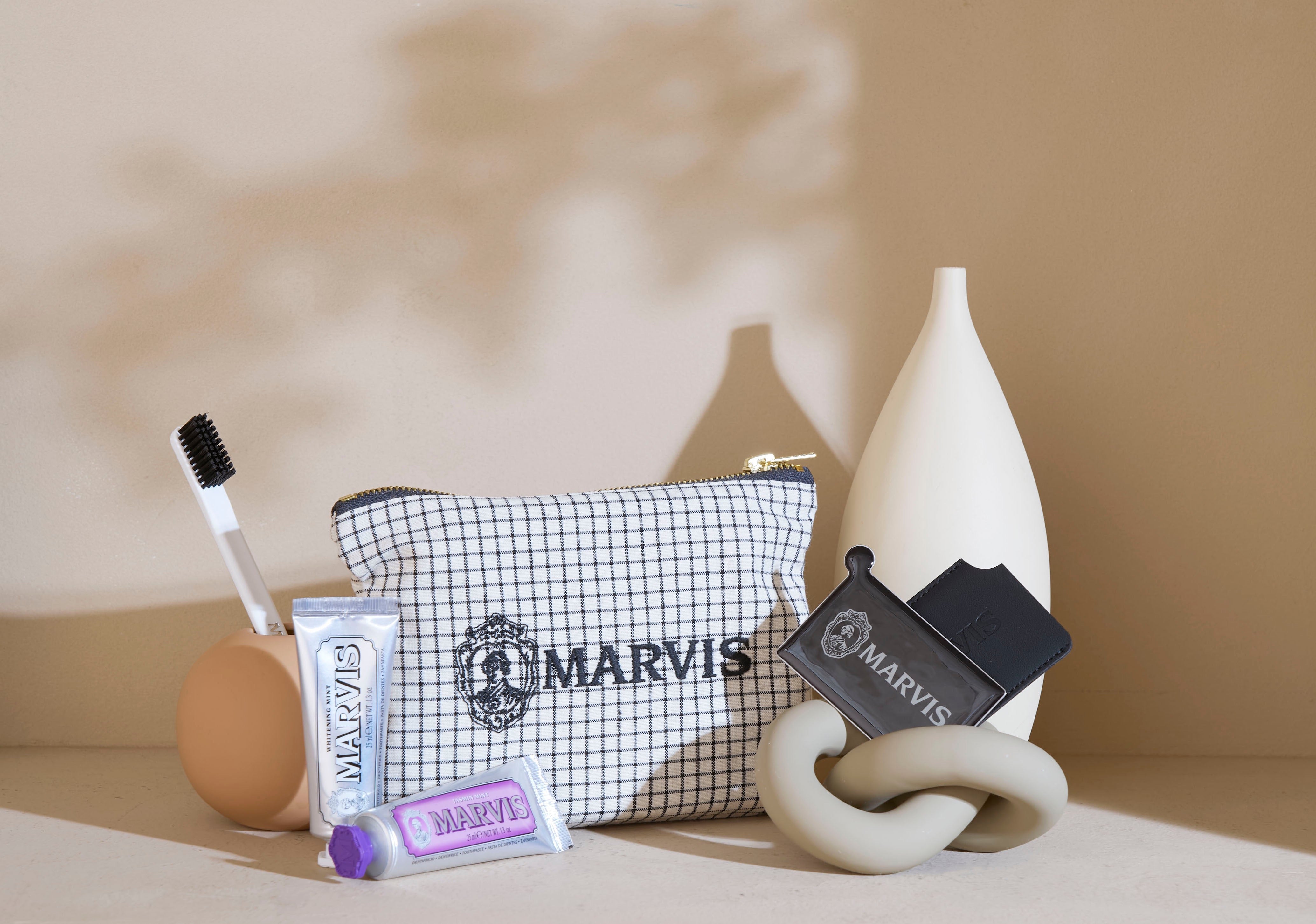 2404060012_aa7bca49-a4b1-46a4-