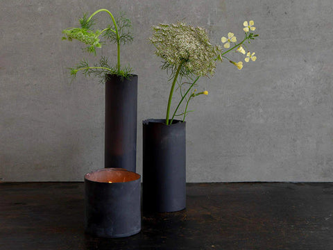 1220℃ Wide Porcelain Vase (Black)