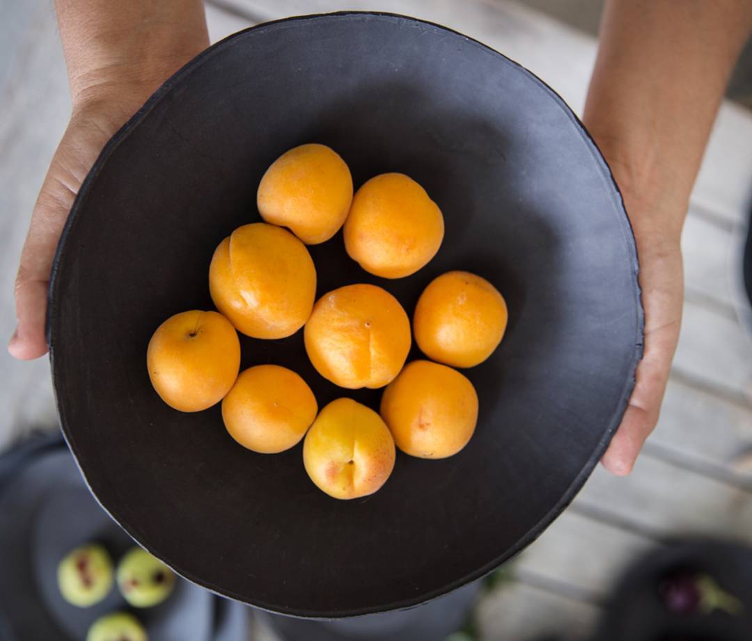 1220℃ Black Salad Bowl – UPPER HOUSE