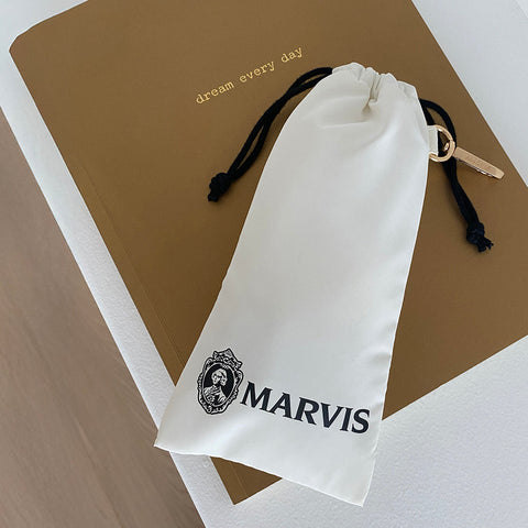 【NEW】ザ・ホワイト・ジェットセッター | THE WHITE JETSETTER